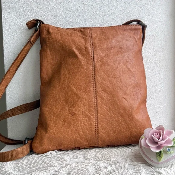 Spike & Sparrow Brown Leather Boho Minimalist Crossbody Bag - Picture 2 of 5